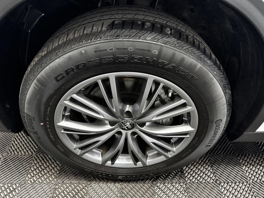 Used 2023 Alfa Romeo Stelvio Sprint image 21