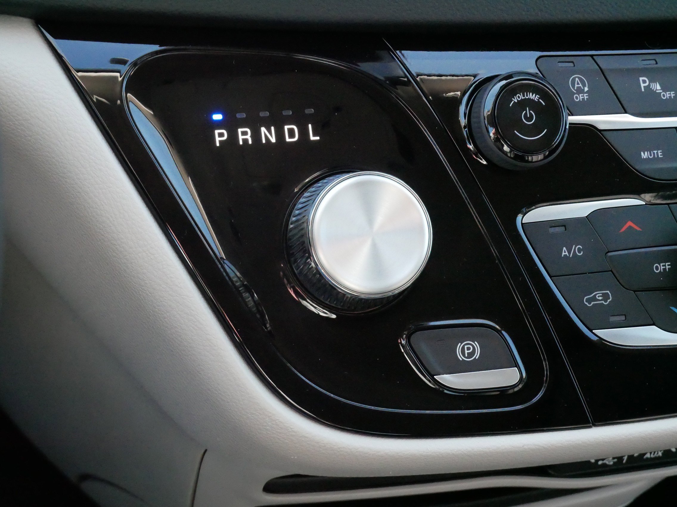 Used 2024 Chrysler Pacifica Touring-L image 24