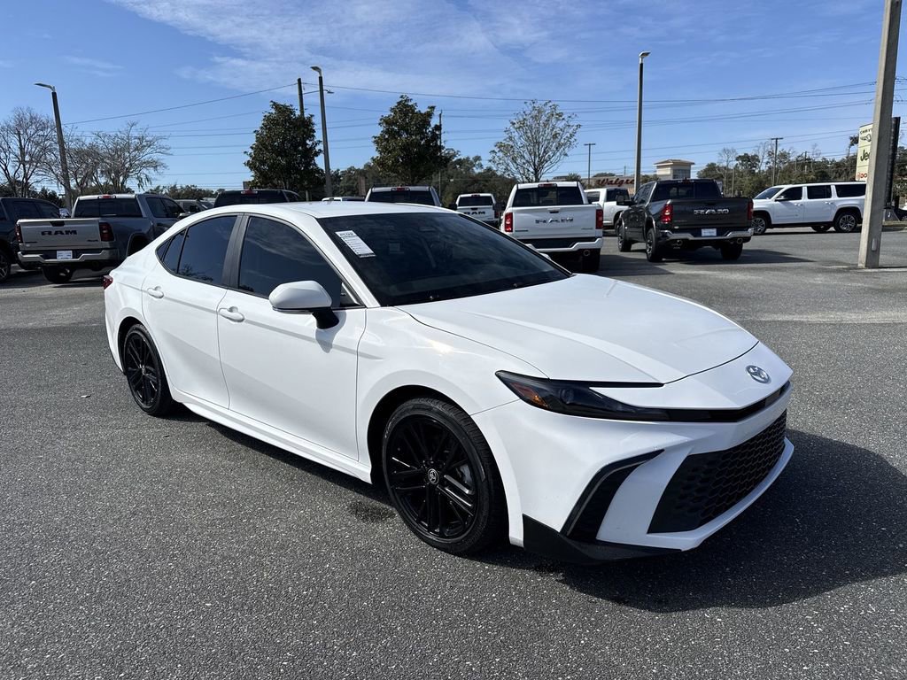 Used 2025 Toyota Camry SE w/ Convenience Package