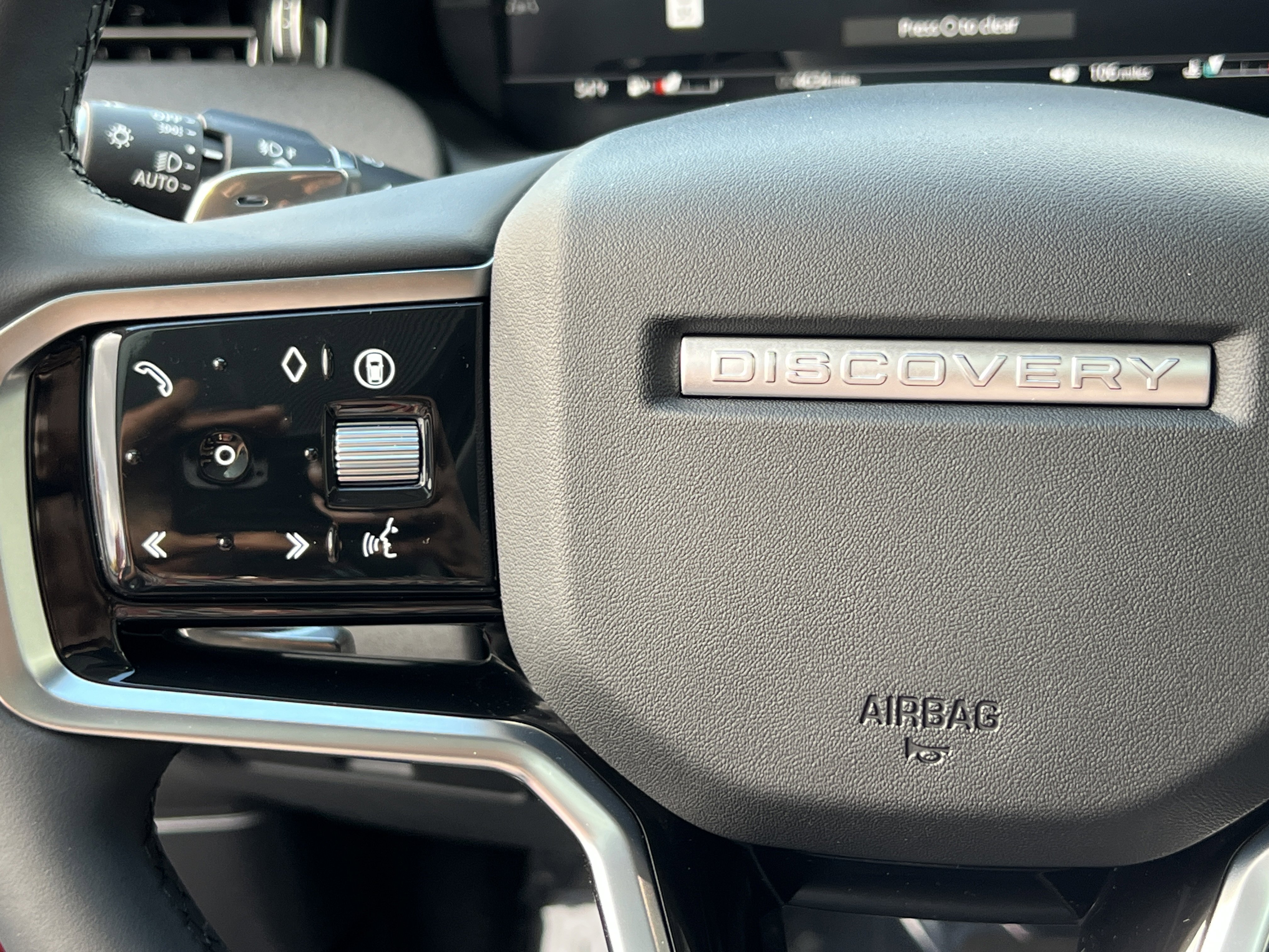 Certified 2024 Land Rover Discovery Sport S image 31