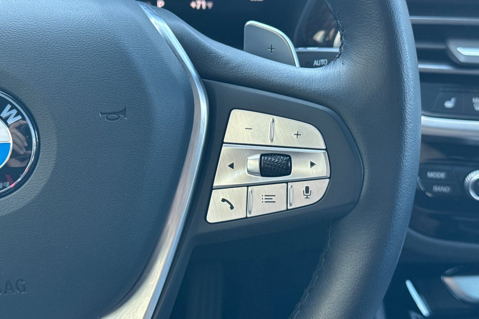 Used 2024 BMW X4 xDrive30i w/ Parking Assistance Package image 30