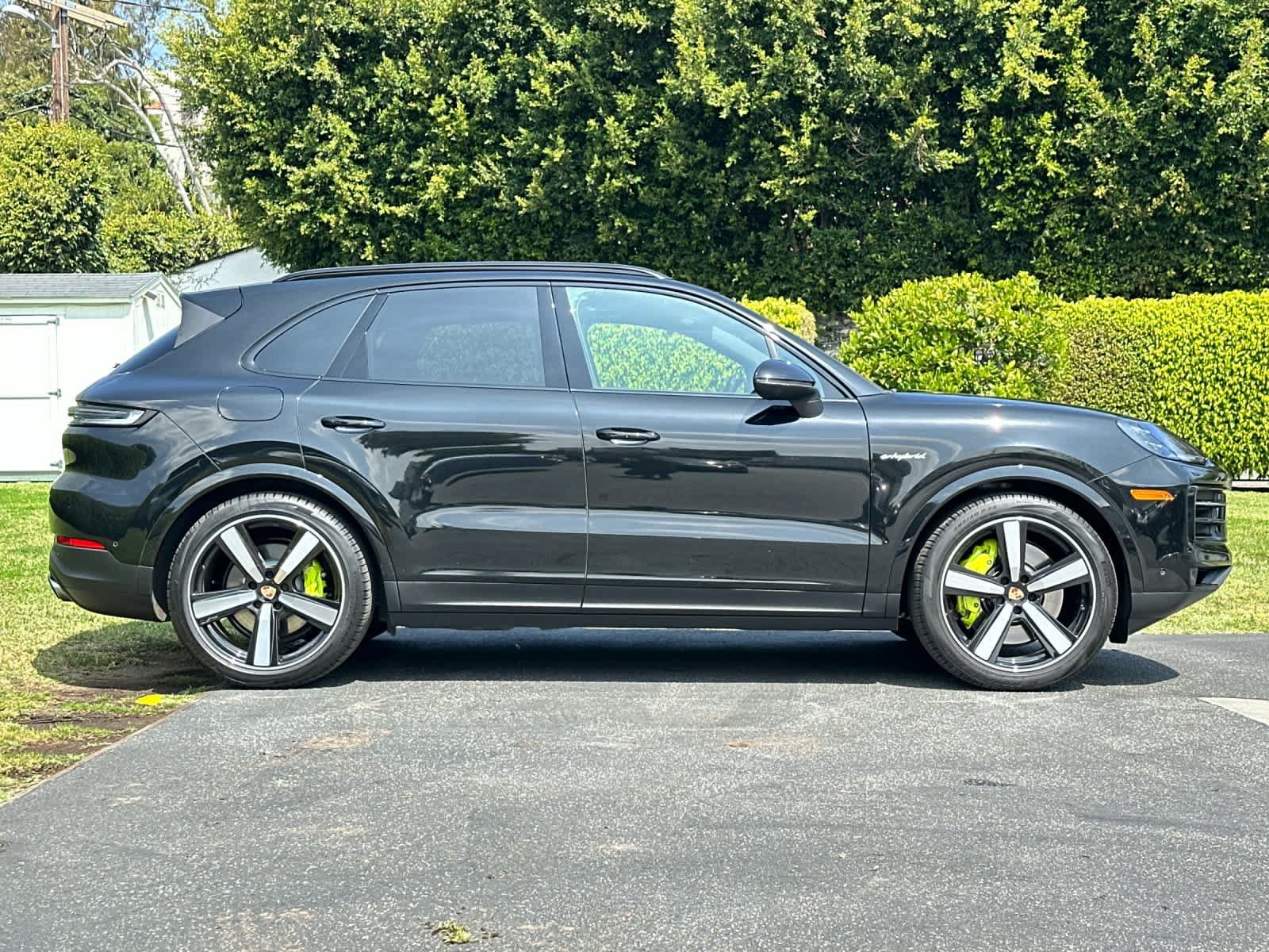 New 2025 Porsche Cayenne S AWD/4WD image 9