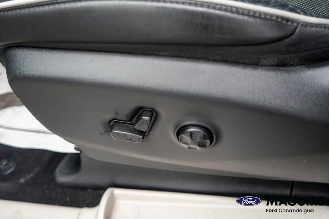 Used 2021 Chrysler Pacifica Limited w/ Uconnect Theater Family Group image 24