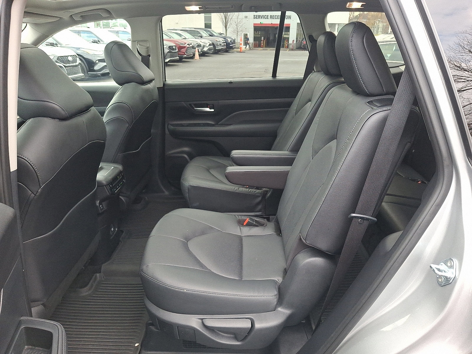 Used 2024 Toyota Grand Highlander Limited image 11