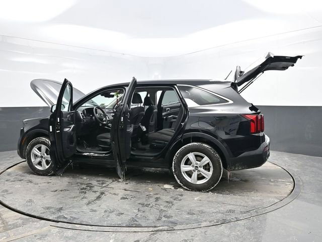 Used 2023 Kia Sorento LX image 44