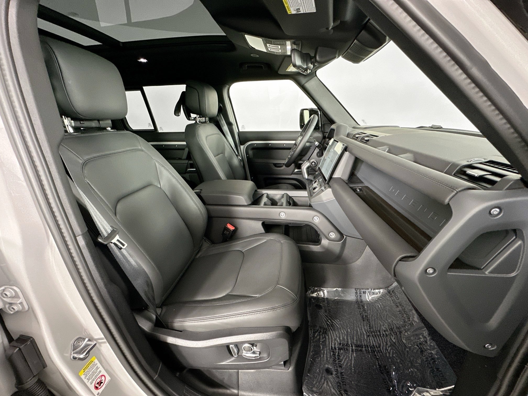 New 2026 Land Rover Defender 130 X-Dynamic SE AWD/4WD image 26
