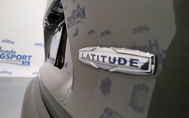 Used 2021 Jeep Cherokee Latitude AWD/4WD image 35