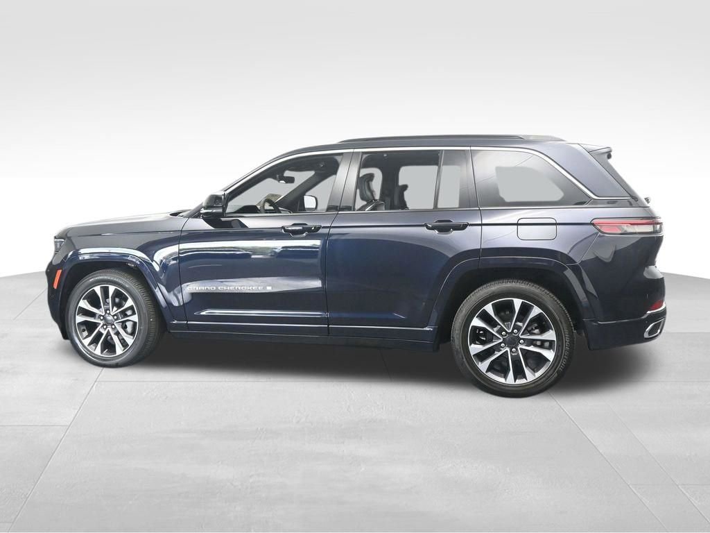 Used 2024 Jeep Grand Cherokee Overland w/ Luxury Tech Group IV image 3