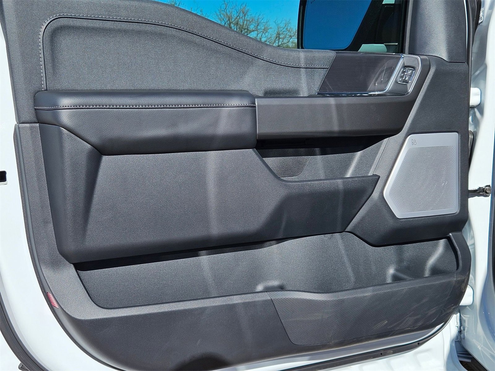 New 2025 Ford F150 Lariat w/ Equipment Group 502A High image 12