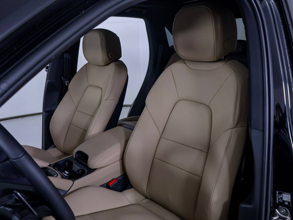 New 2026 Porsche Cayenne E-Hybrid AWD/4WD image 4