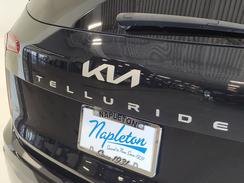 Used 2024 Kia Telluride LX FWD image 7