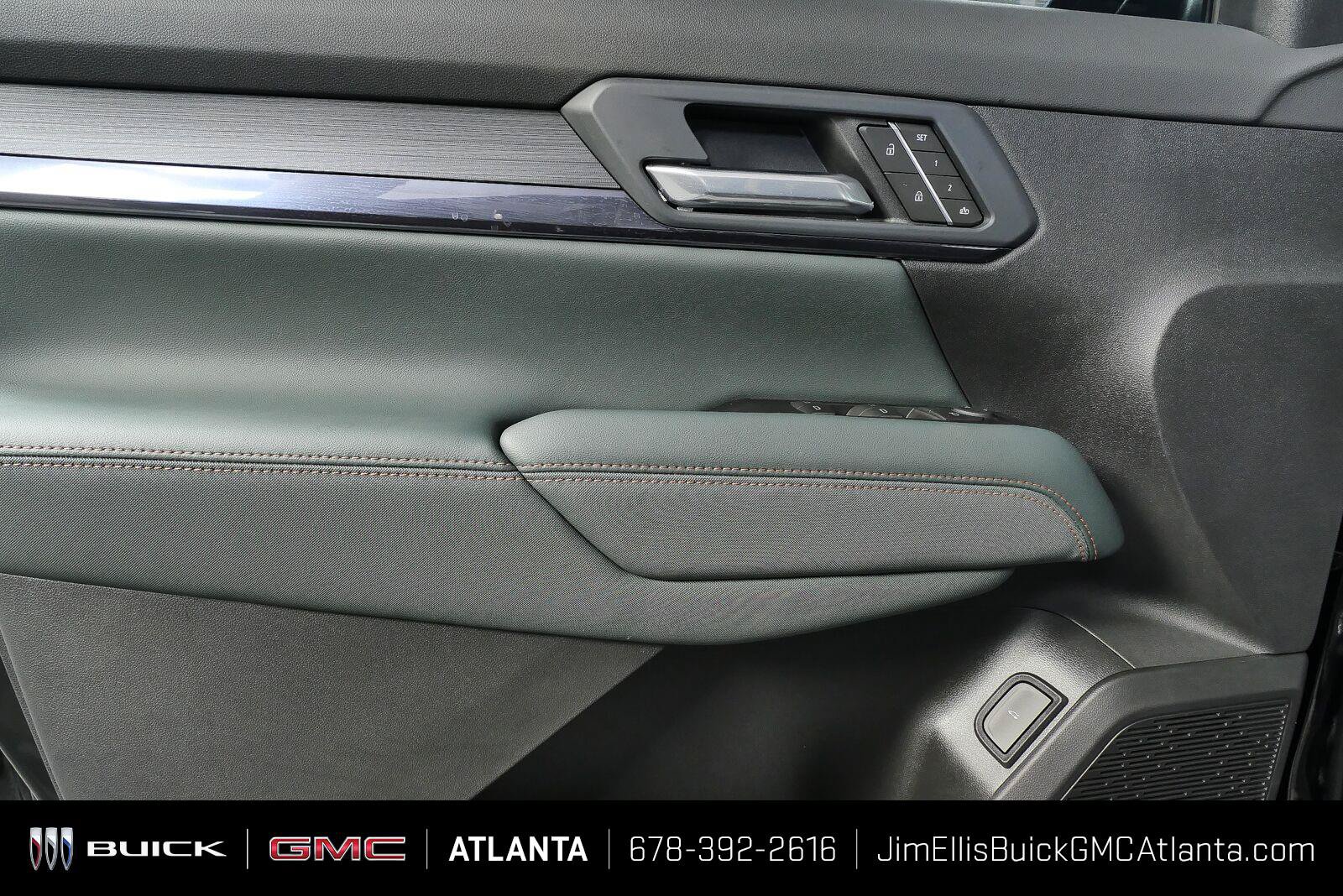 New 2027 GMC Terrain AT4 w/ Convenience Package III AWD/4WD image 7