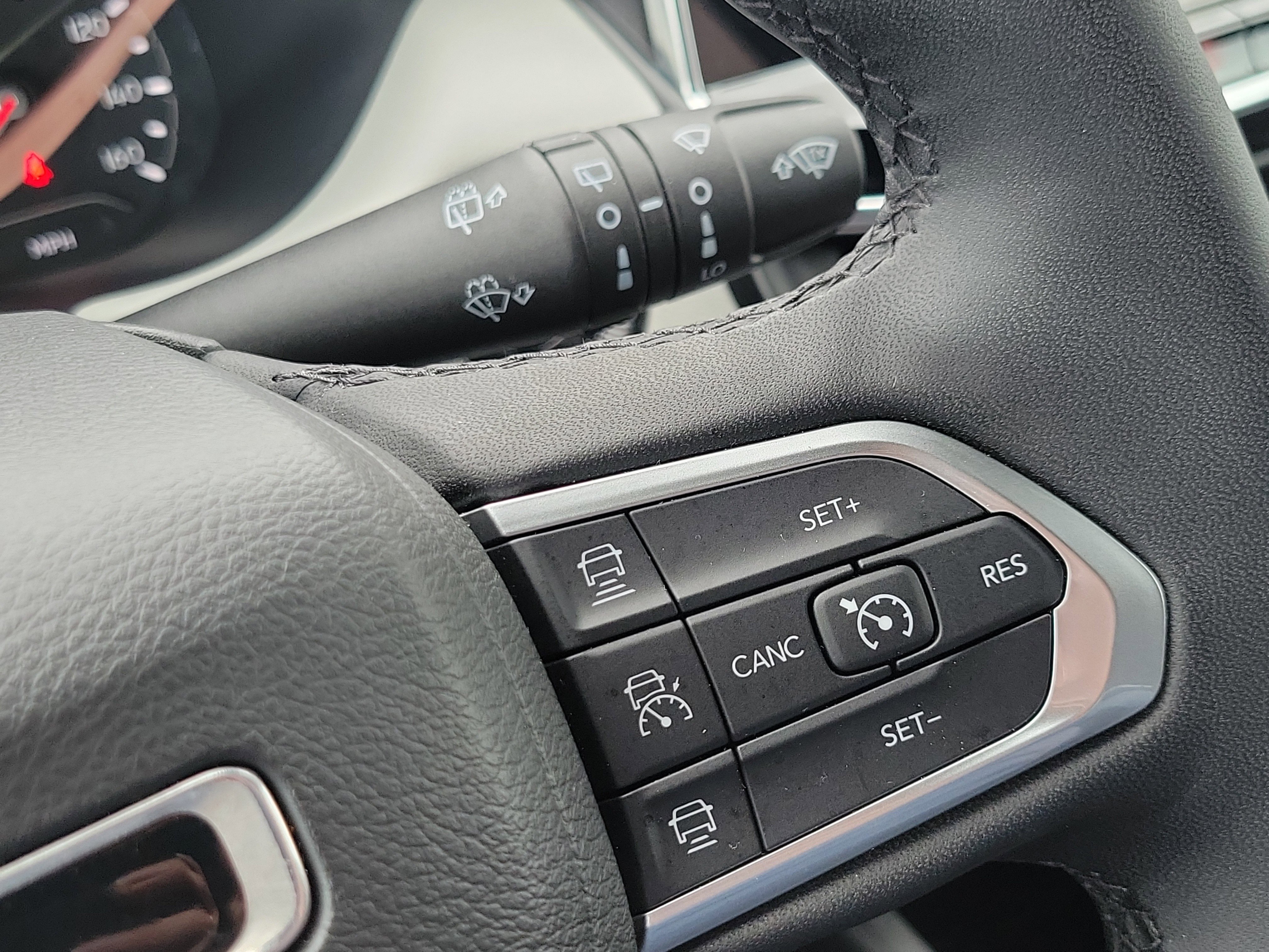 Used 2024 Jeep Compass Limited image 14