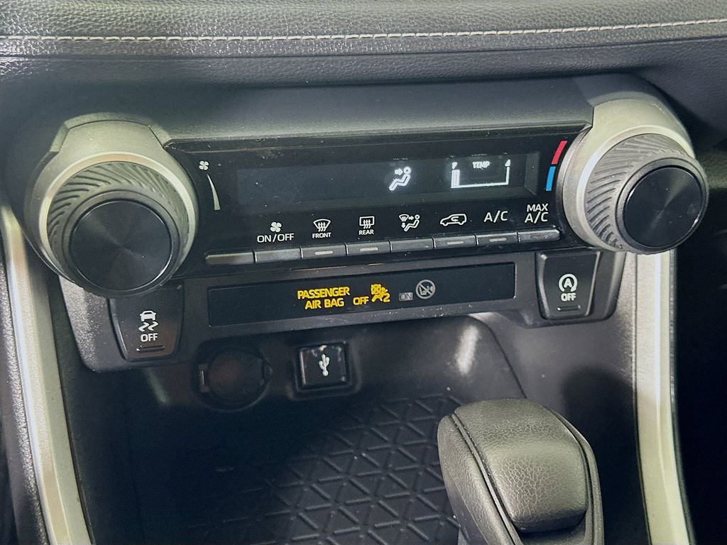 Used 2021 Toyota RAV4 LE image 25