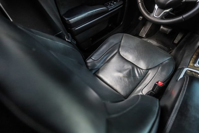 Used 2015 Chrysler 300 C RWD image 48