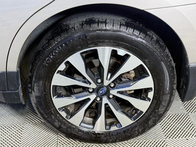 Used 2017 Subaru Outback 2.5i Limited AWD/4WD image 11