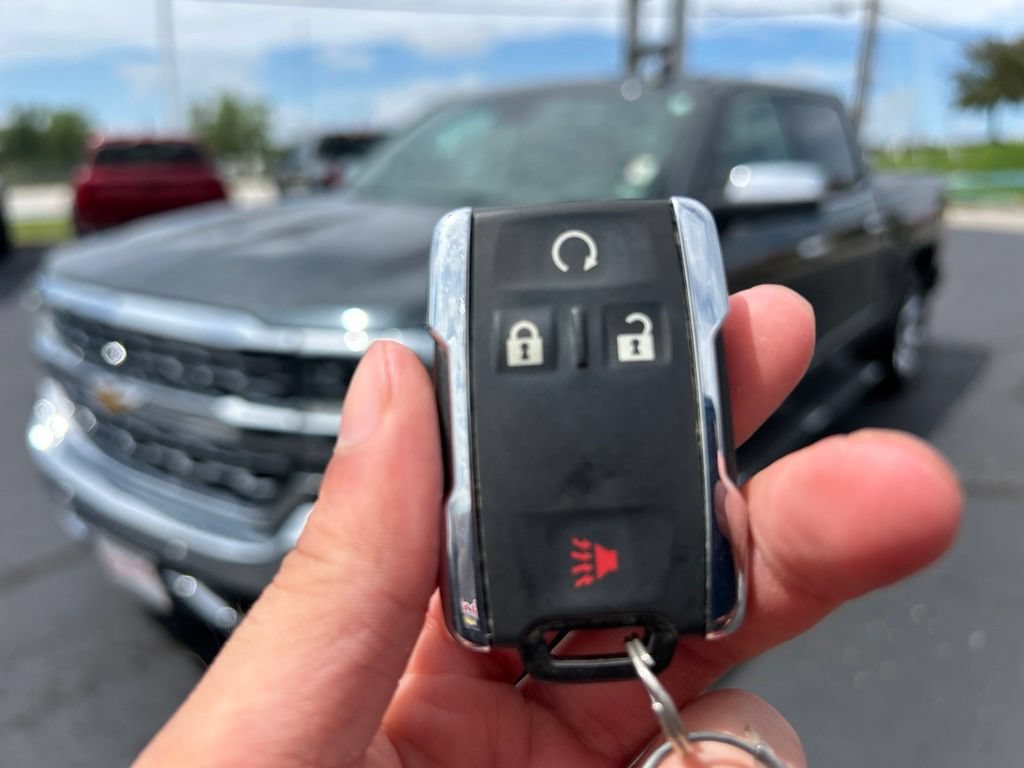 Used 2018 Chevrolet Silverado 1500 LTZ w/ Sport Package AWD/4WD image 47