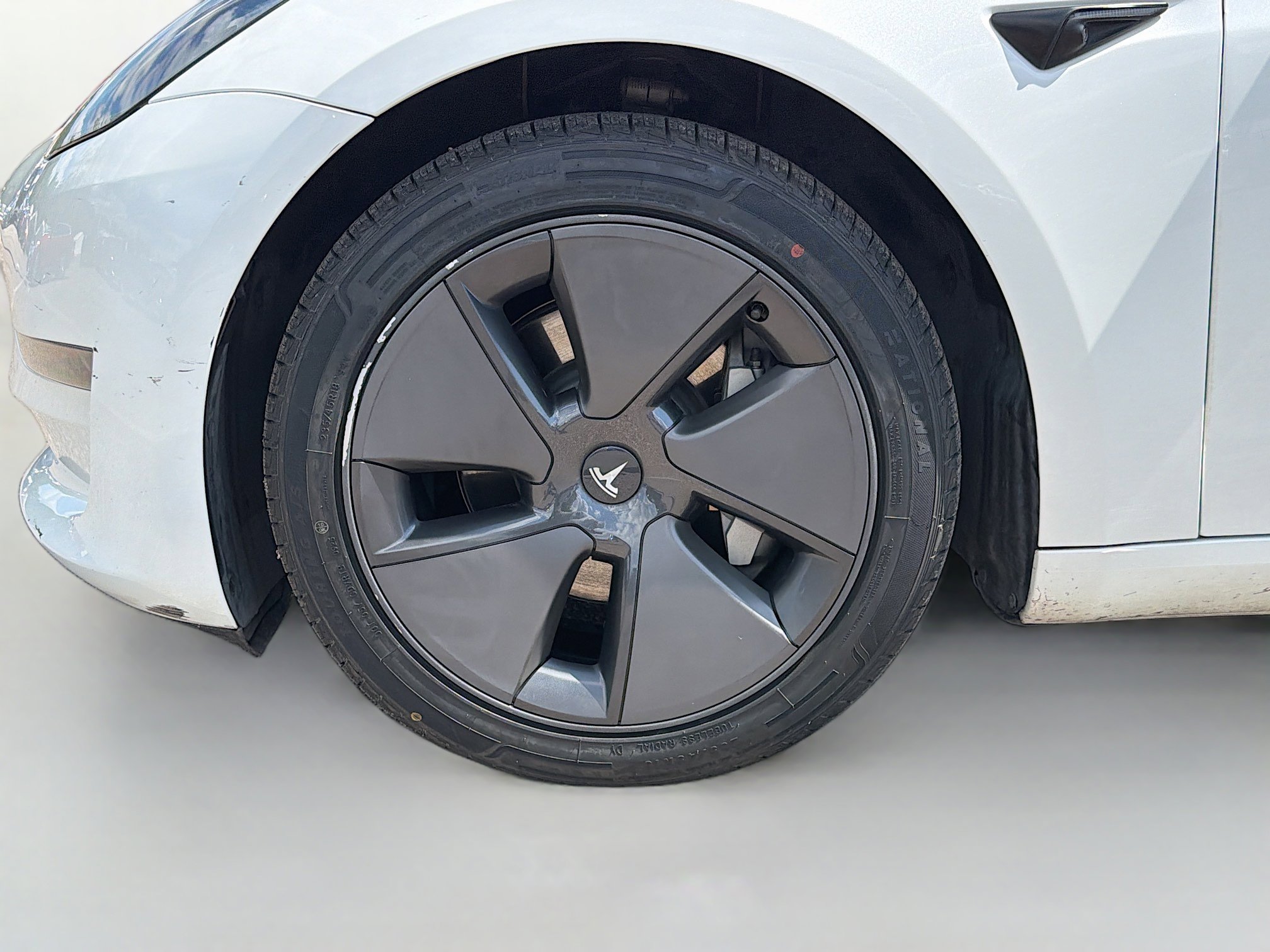 Used 2023 Tesla Model 3 Standard Range image 38