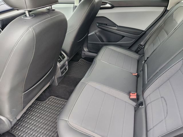 Used 2023 Volkswagen Taos SE FWD image 30