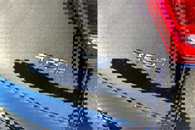 Used 2022 Volvo XC40 T5 Momentum image 7