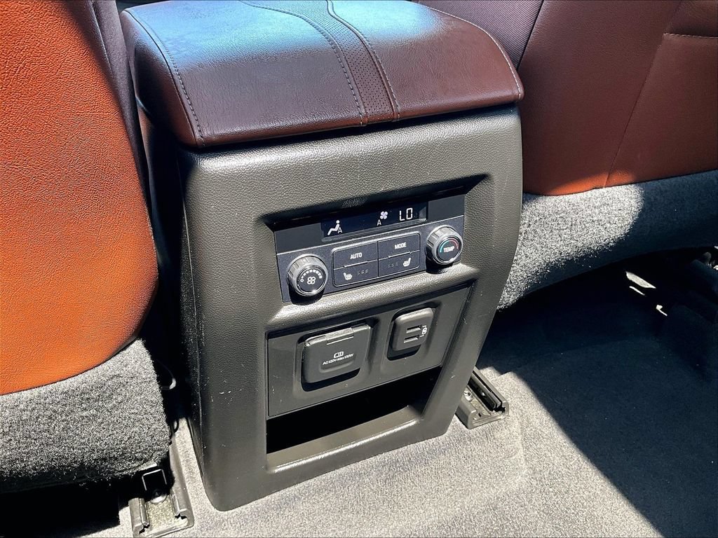 Used 2019 Chevrolet Traverse High Country AWD/4WD image 12
