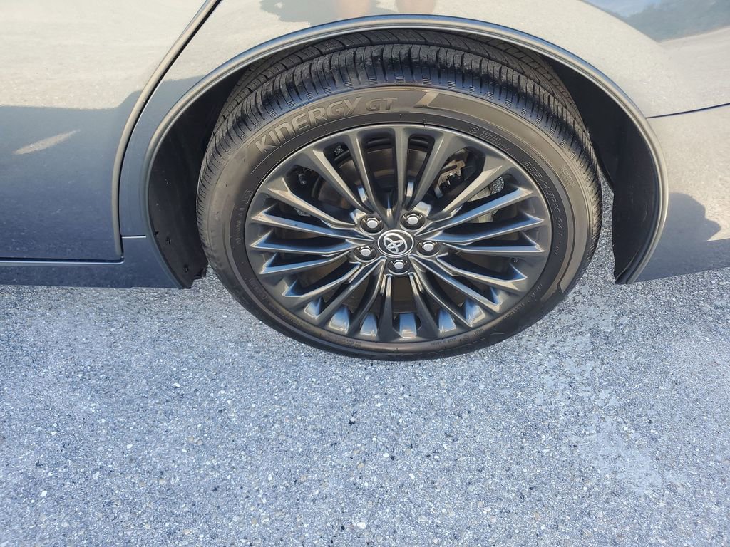 Used 2020 Toyota Avalon XSE image 19