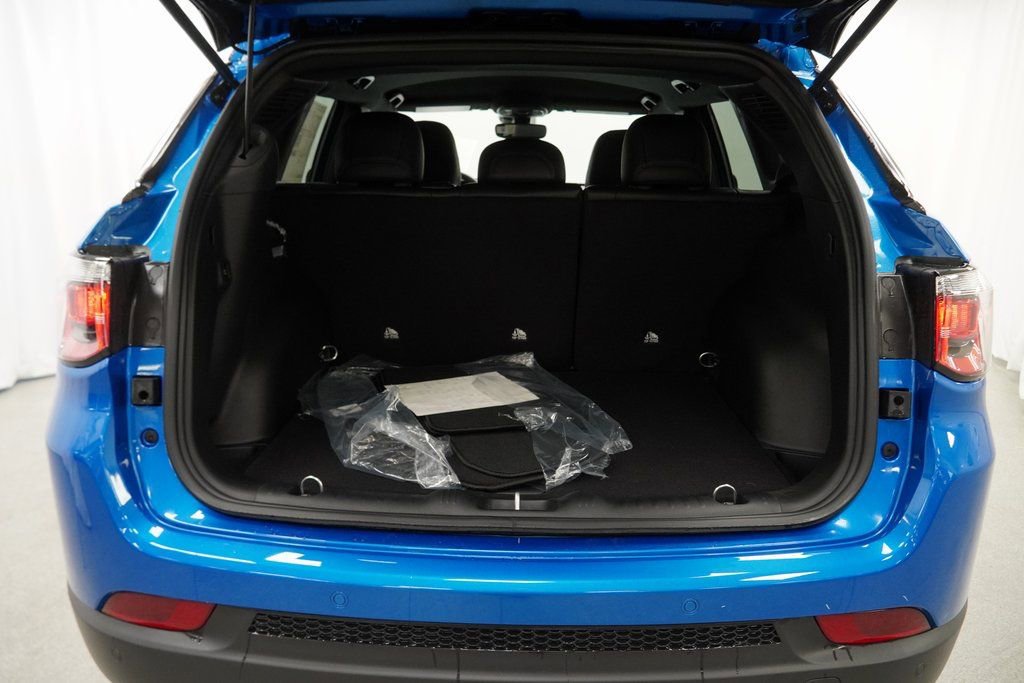 New 2026 Jeep Compass Limited image 30