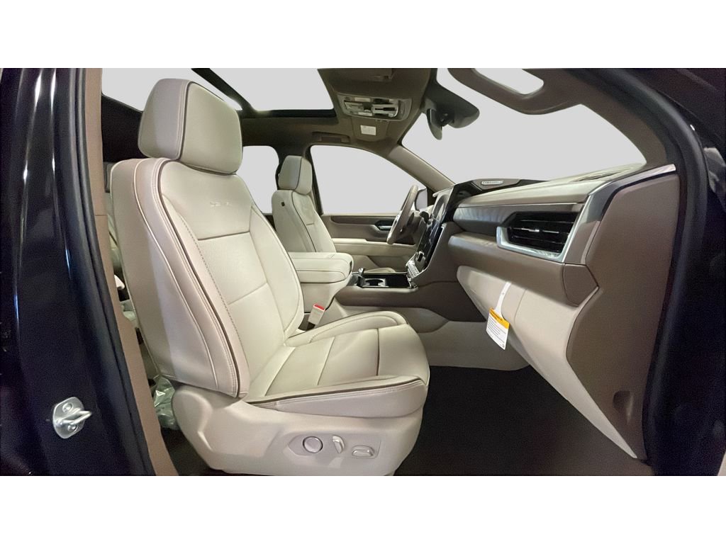 New 2026 GMC Yukon XL Denali w/ Sun & Power Step Package image 17