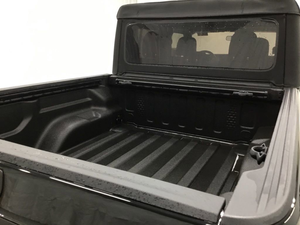 Used 2021 Jeep Gladiator Willys image 15