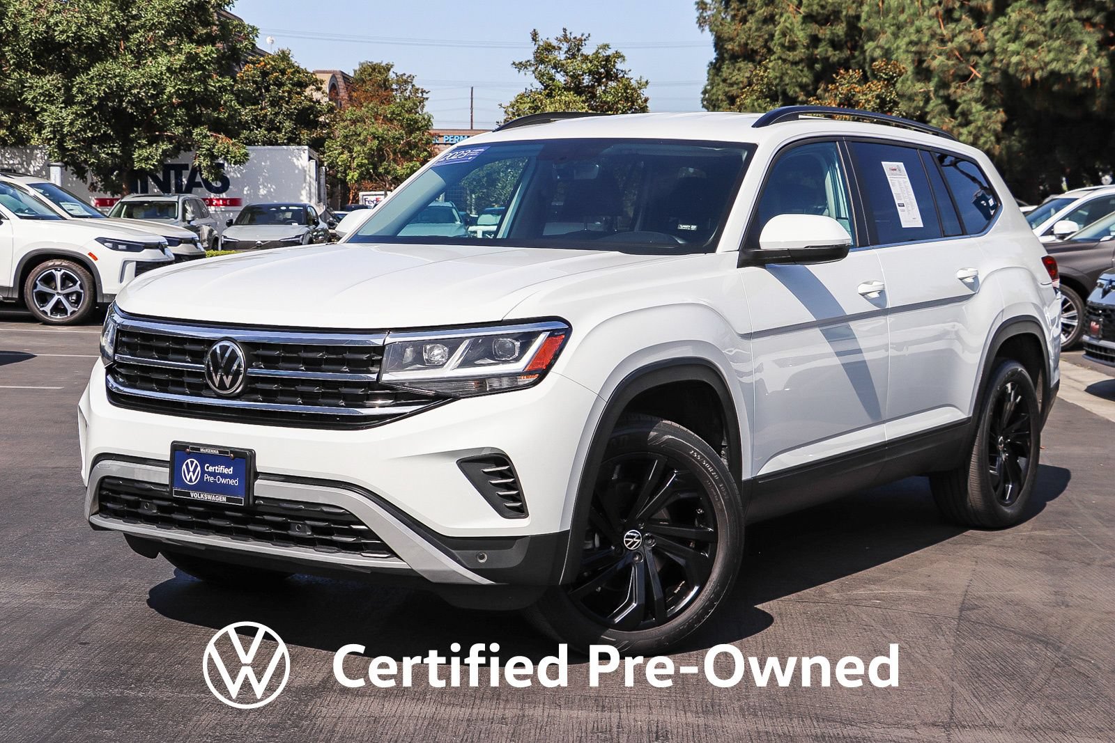 Certified 2023 Volkswagen Atlas SE w/ Black Wheel Package FWD image 1