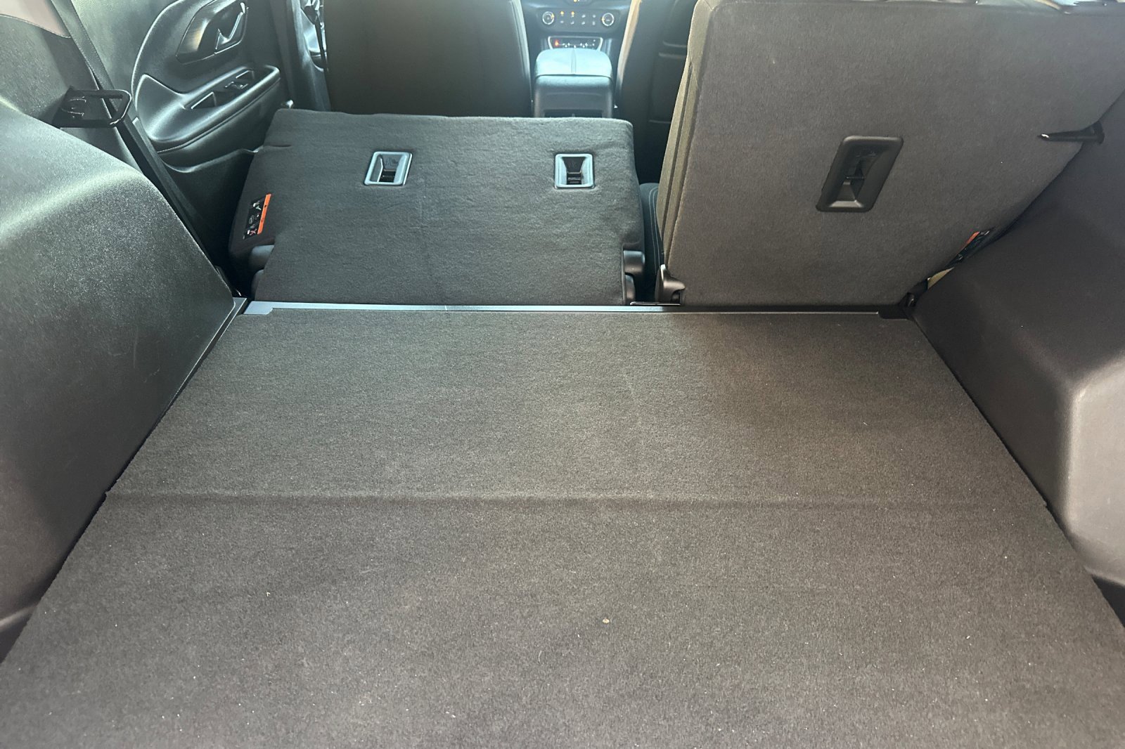 Used 2024 GMC Terrain SLE w/ Elevation Edition image 18