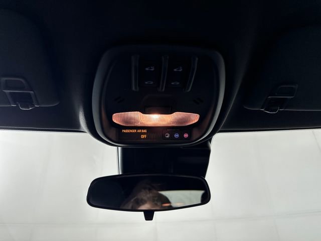 Used 2025 Chevrolet Trax RS w/ Sunroof Package image 24