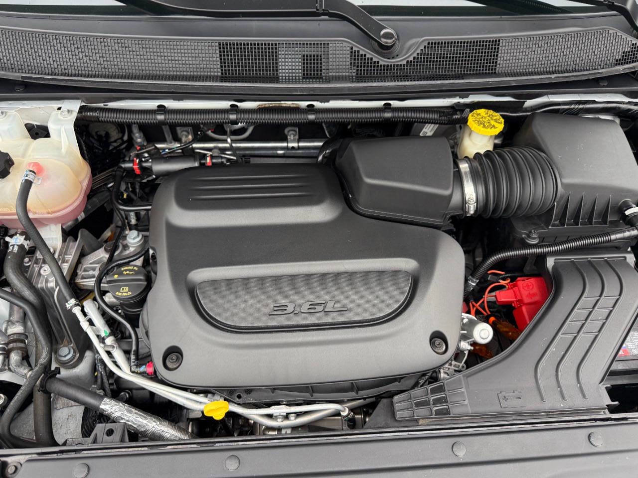 Used 2020 Chrysler Pacifica Touring-L image 11