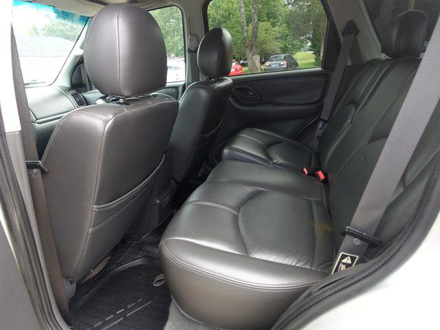 Used 2004 MAZDA Tribute LX w/ Luxury Pkg FWD image 13