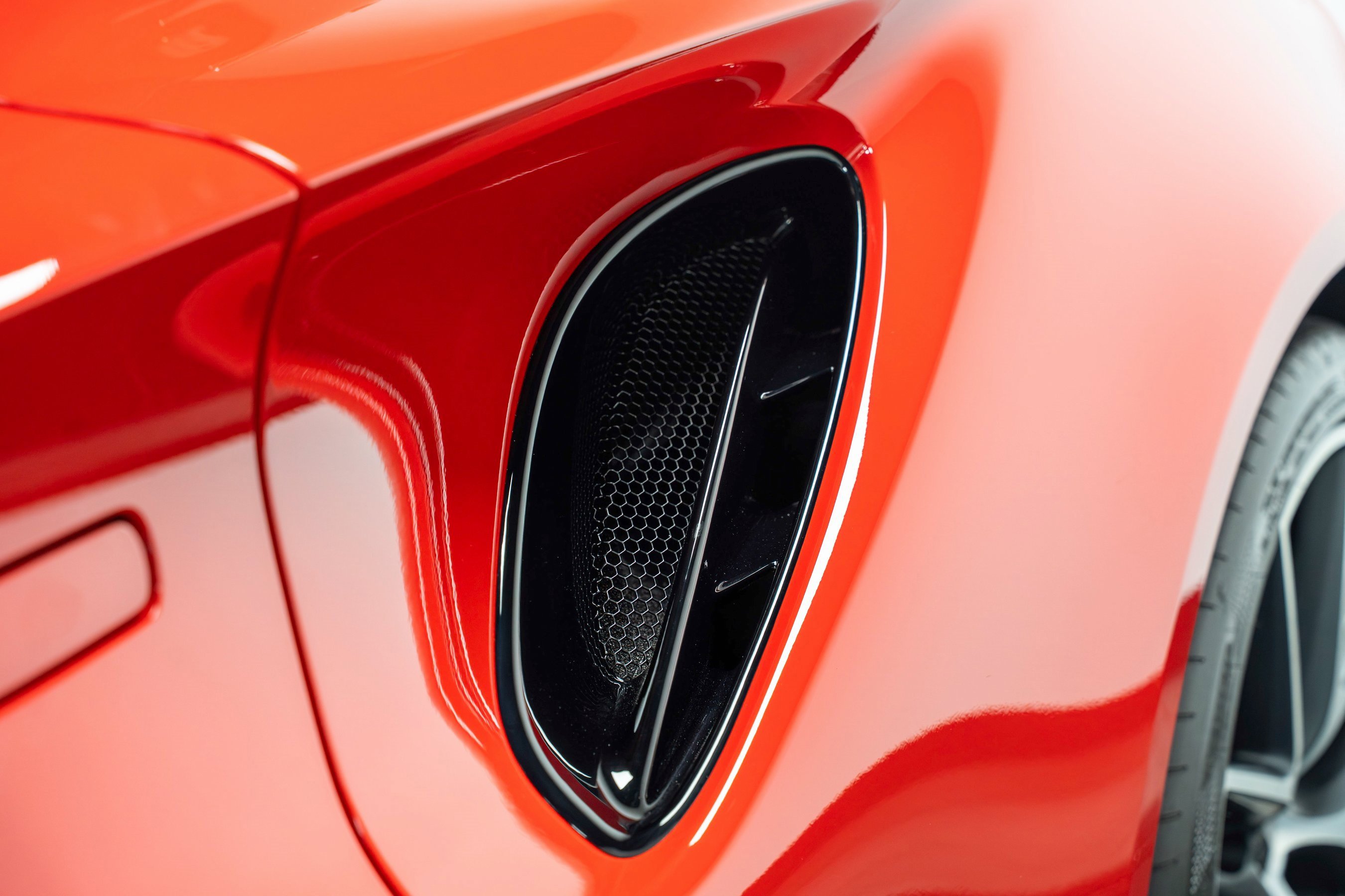 New 2025 Lotus Emira image 10
