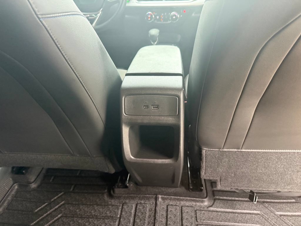 Used 2025 Chevrolet Trax LT w/ Driver Confidence Package FWD image 16