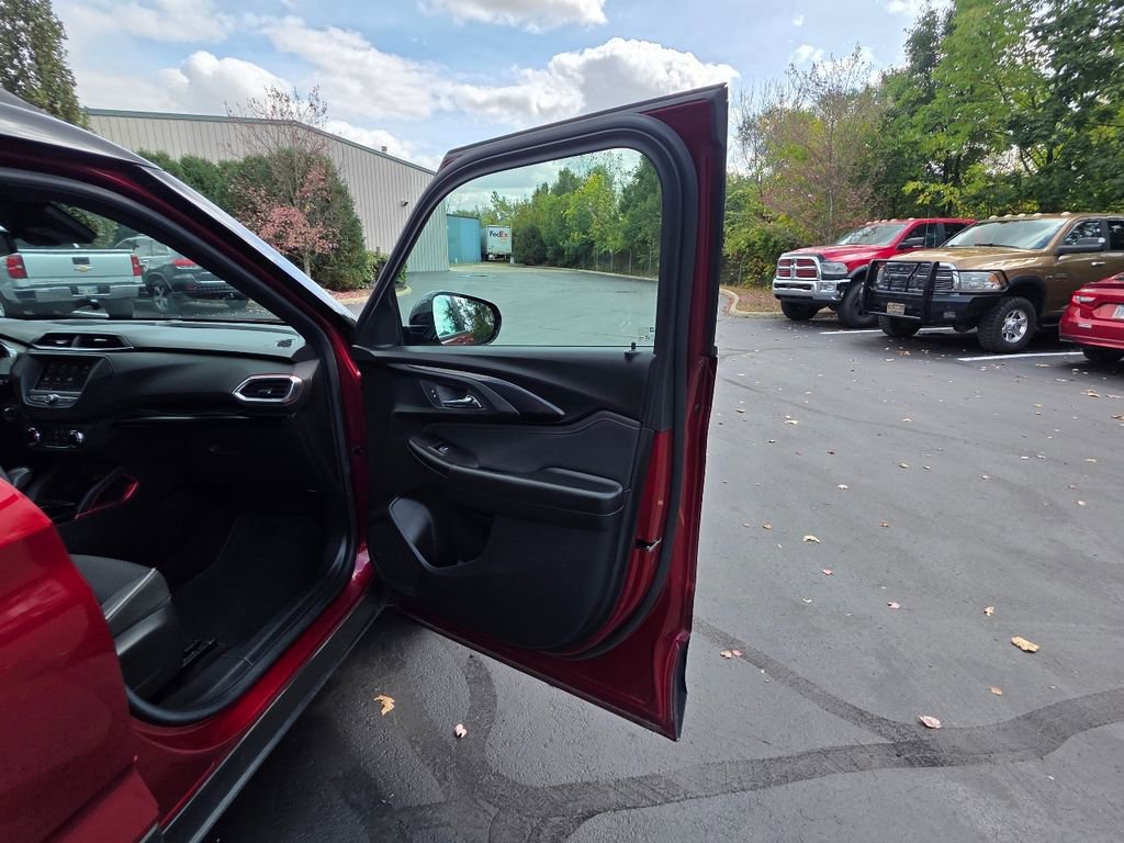 Used 2022 Chevrolet TrailBlazer RS image 40