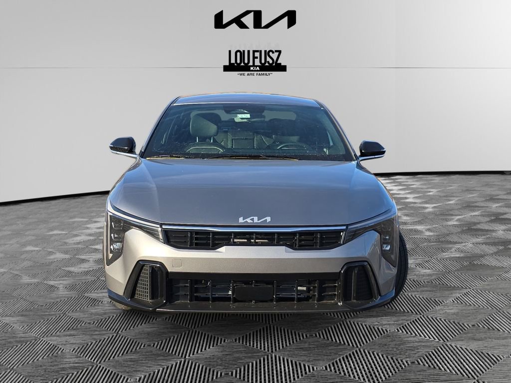 New 2025 Kia K4 GT-Line image 2