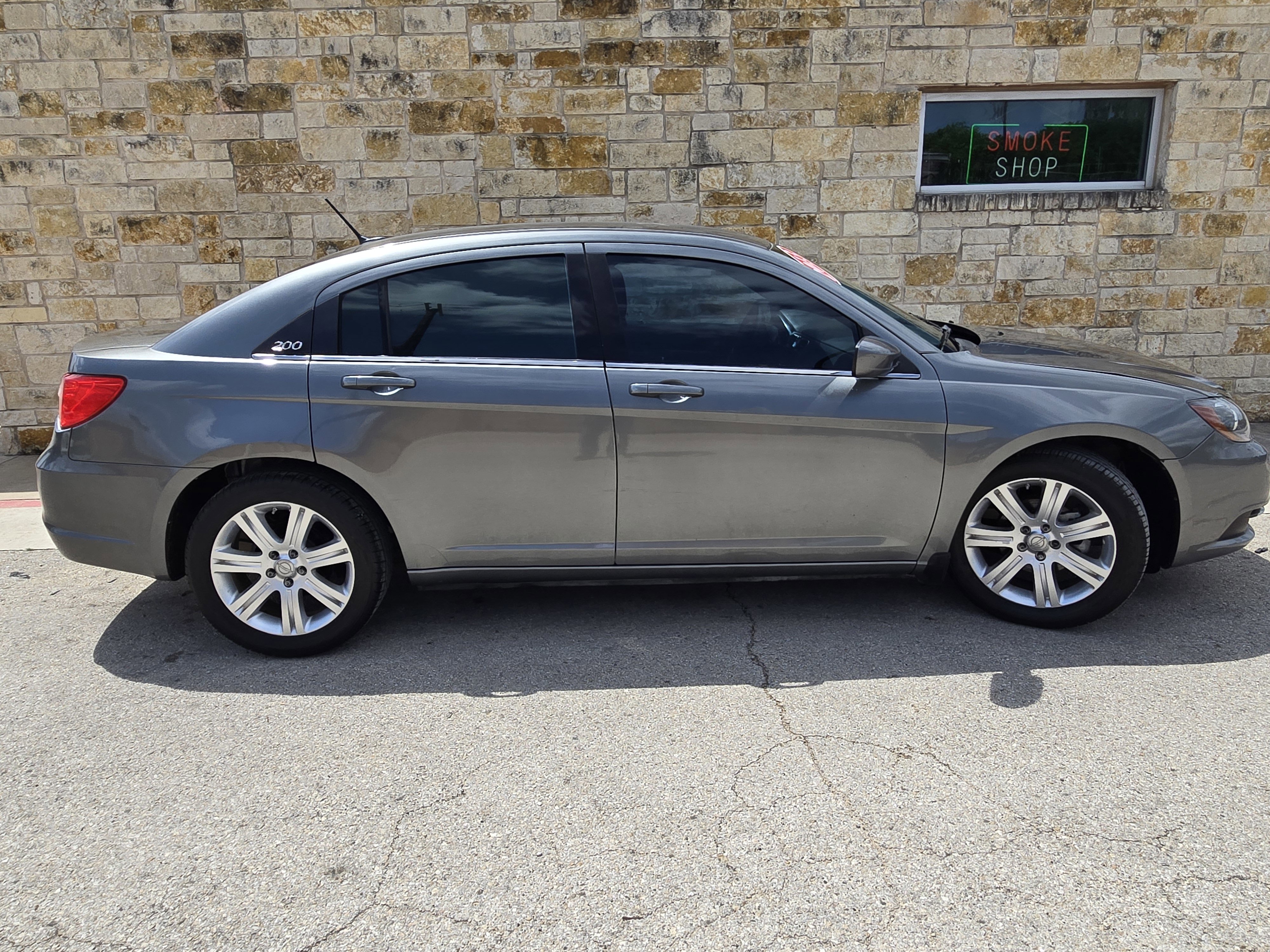Used 2013 Chrysler 200 Touring w/ S Exterior Appearance Pkg FWD image 17
