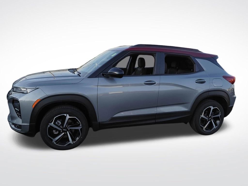 Used 2023 Chevrolet TrailBlazer RS w/ Sun and Liftgate Package AWD/4WD image 2
