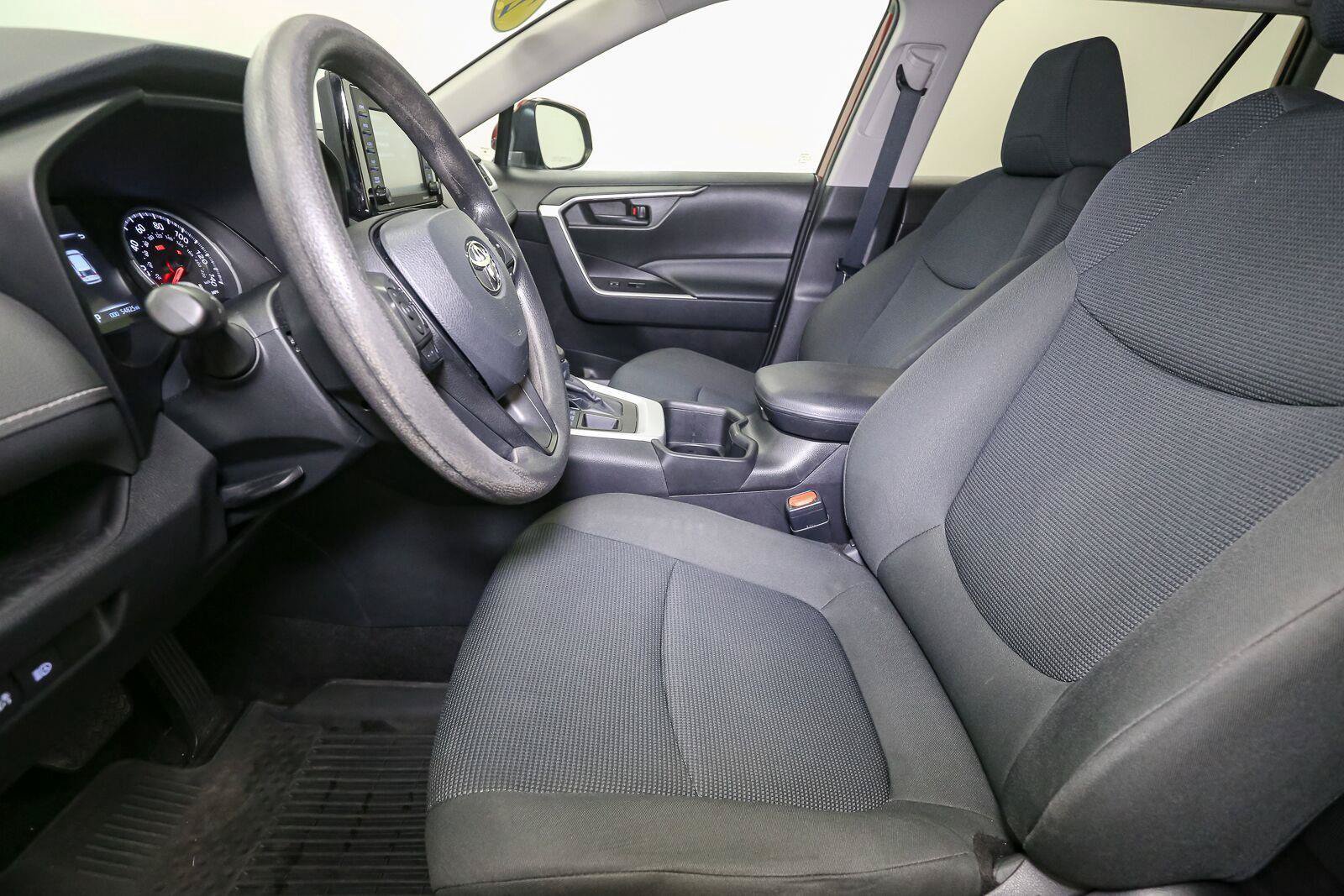 Certified 2022 Toyota RAV4 LE AWD/4WD image 44