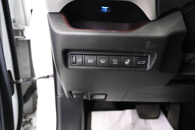 Used 2019 Toyota RAV4 Limited w/ Advanced Technology Package AWD/4WD image 26