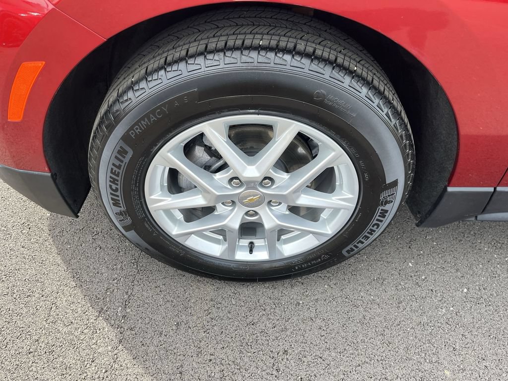 Used 2024 Chevrolet Equinox LT w/ LPO, Floor Liner Package FWD image 10