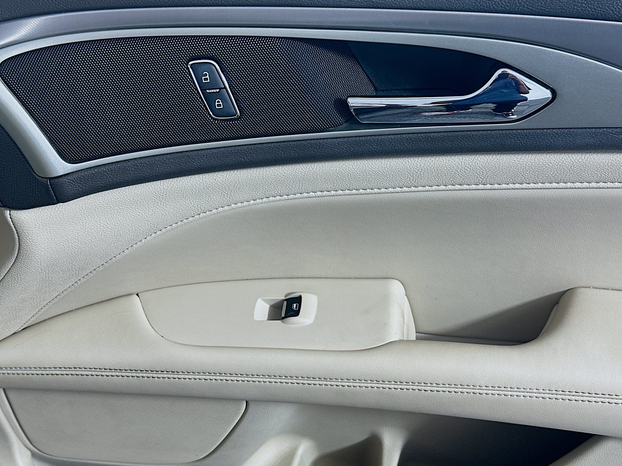 Used 2018 Lincoln MKZ Premiere w/ Magnetic Appearance Package FWD image 29