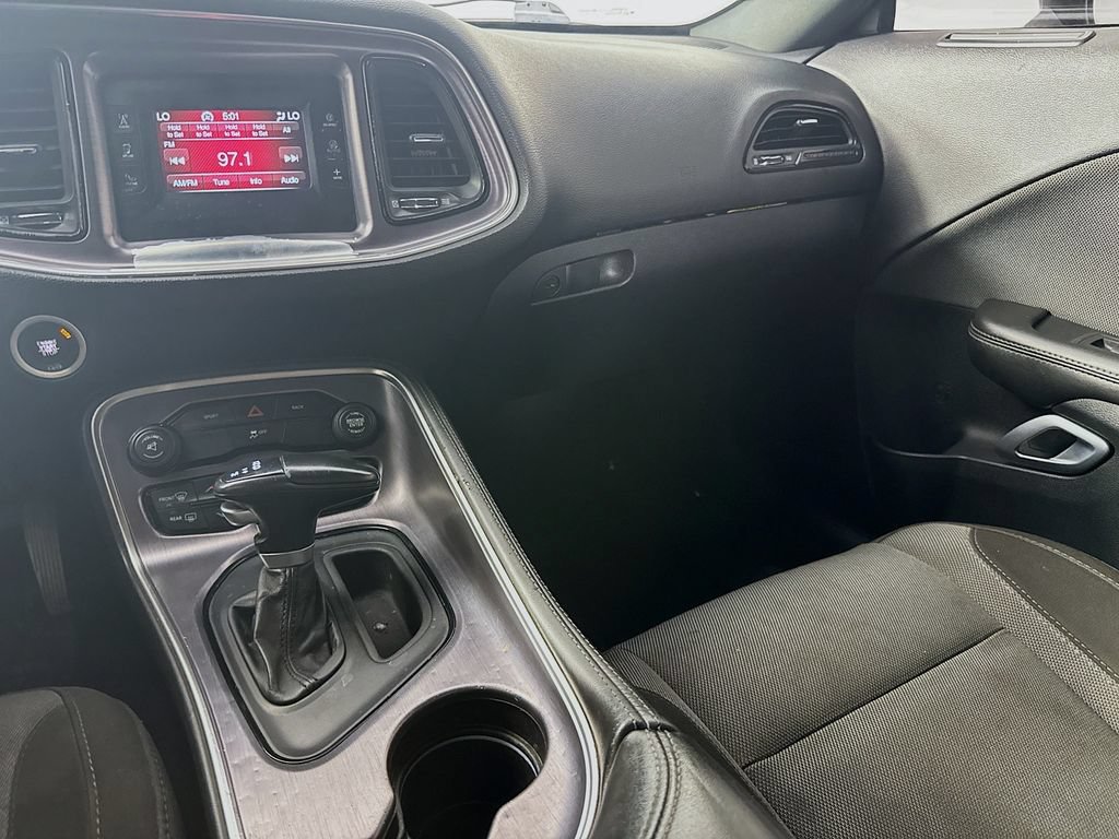 Used 2016 Dodge Challenger SXT RWD image 23