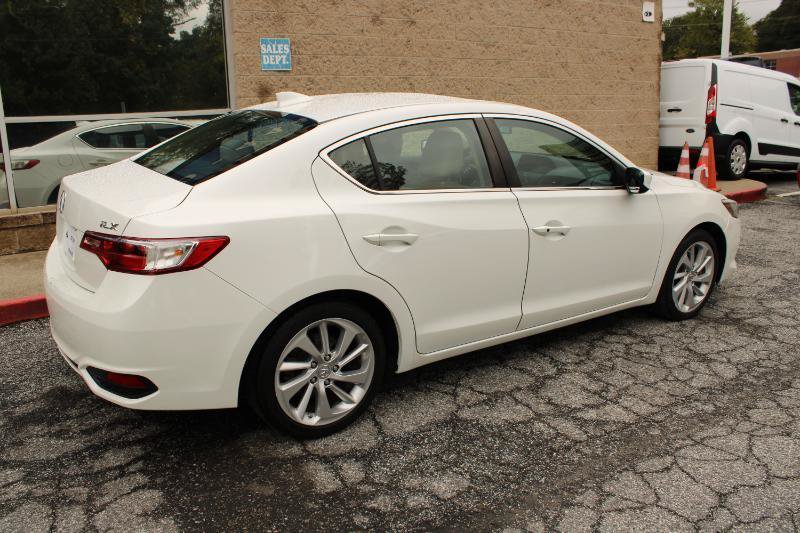 Used 2018 Acura ILX w/ Premium Package FWD image 4