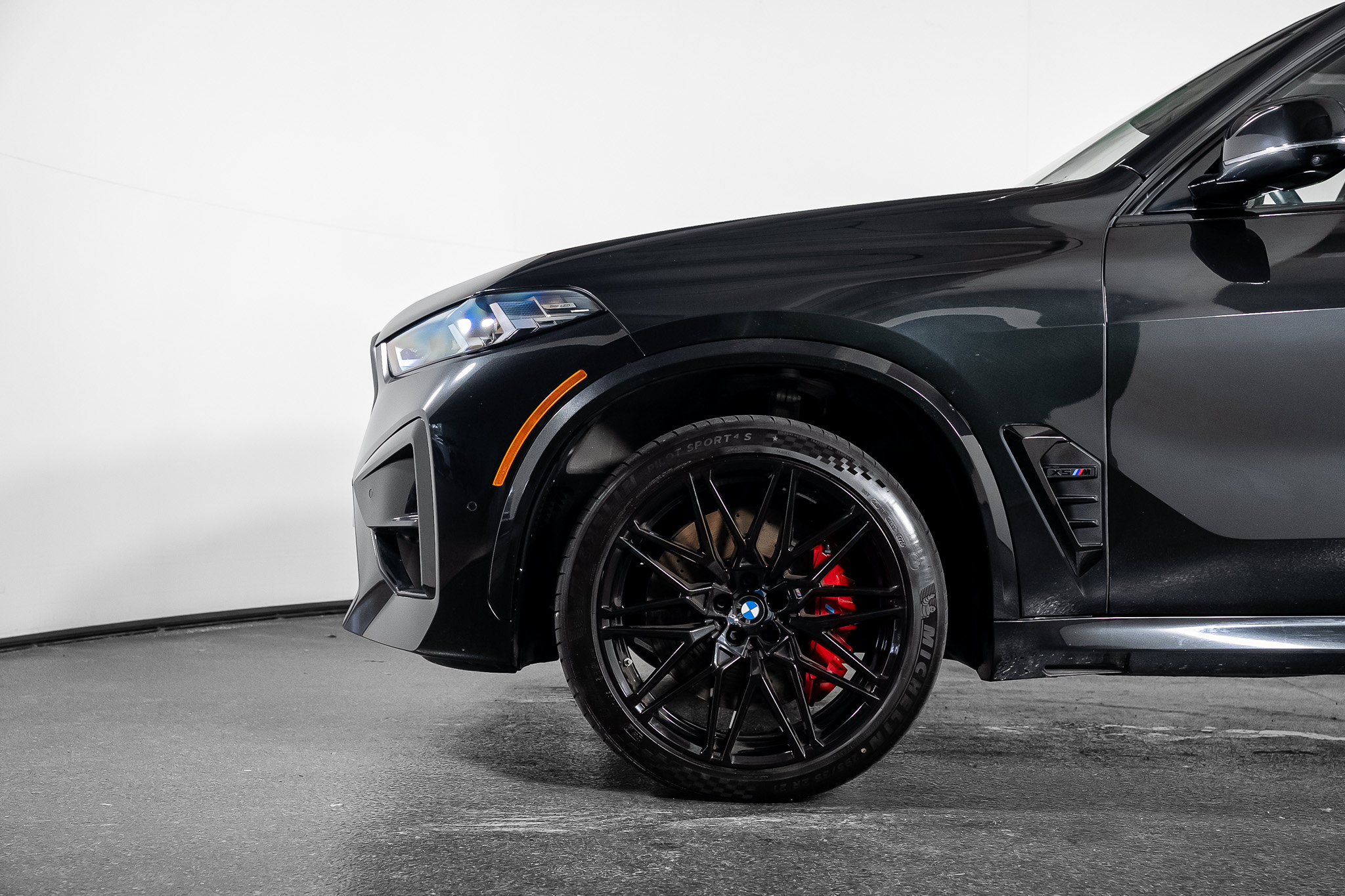 Used 2025 BMW X5 M Competition AWD/4WD image 15