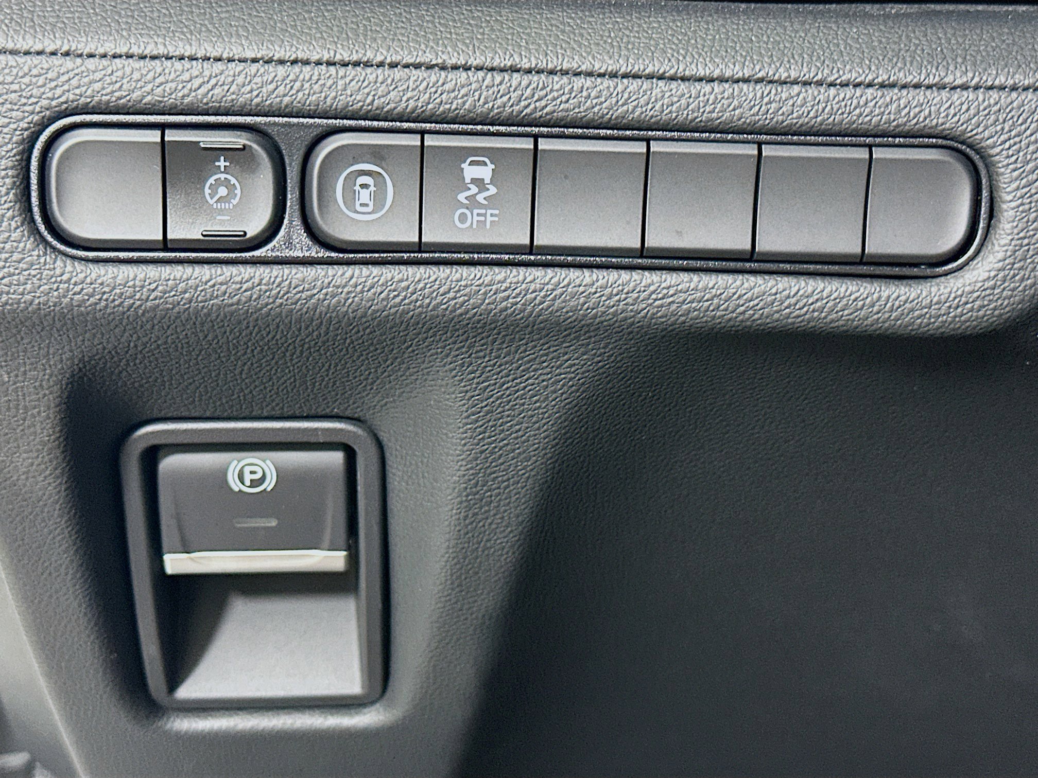 Used 2025 Acura MDX FWD image 17