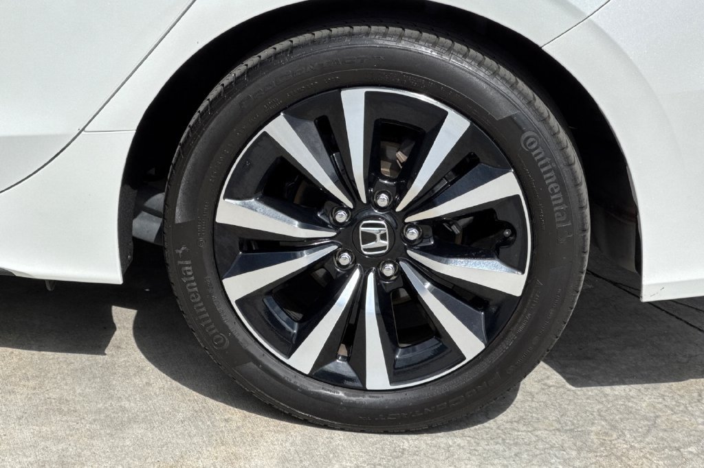 Certified 2024 Honda Civic EX-L image 31