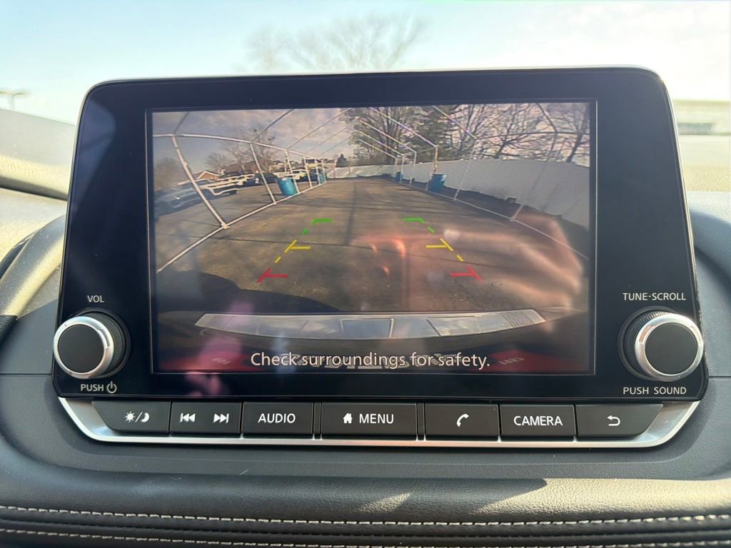 Used 2025 Nissan Rogue SV image 21